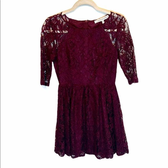 cupcakes & cashmere Dresses & Skirts - cupcakes & cashmere Red Floral Lace Mini Dress